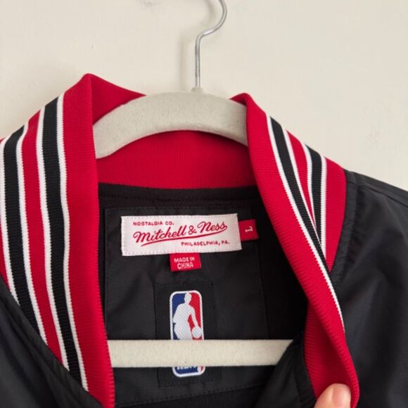 Mitchell & Ness 90s Inspired Chicago Bulls Pullover Jacket | Size L - Picture 4 of 7